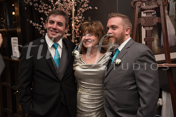0147_MOM3556